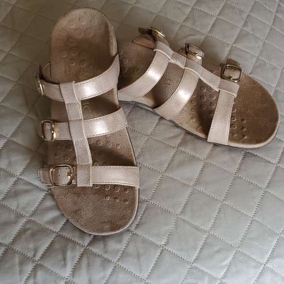 vionic misa sandals
